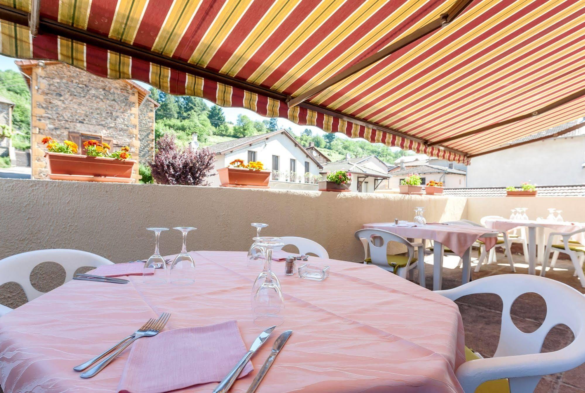 Hotel Restaurant Le Saint Clement Exterior photo